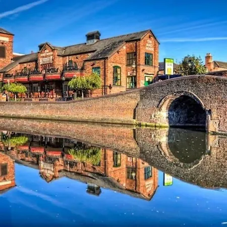 Stylish Jewellery Quarter Sleeps 4