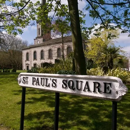 Stylish Jewellery Quarter Sleeps 4 Apartment Birmingham