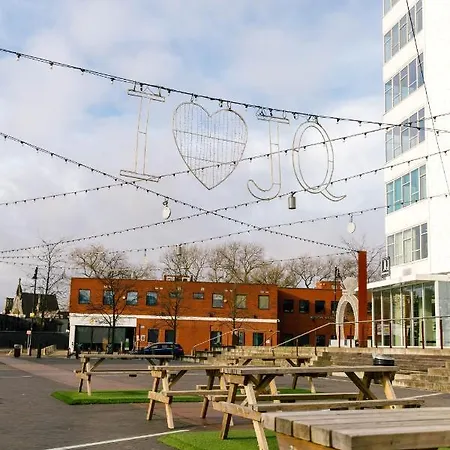 Stylish Jewellery Quarter Sleeps 4 Apartment *